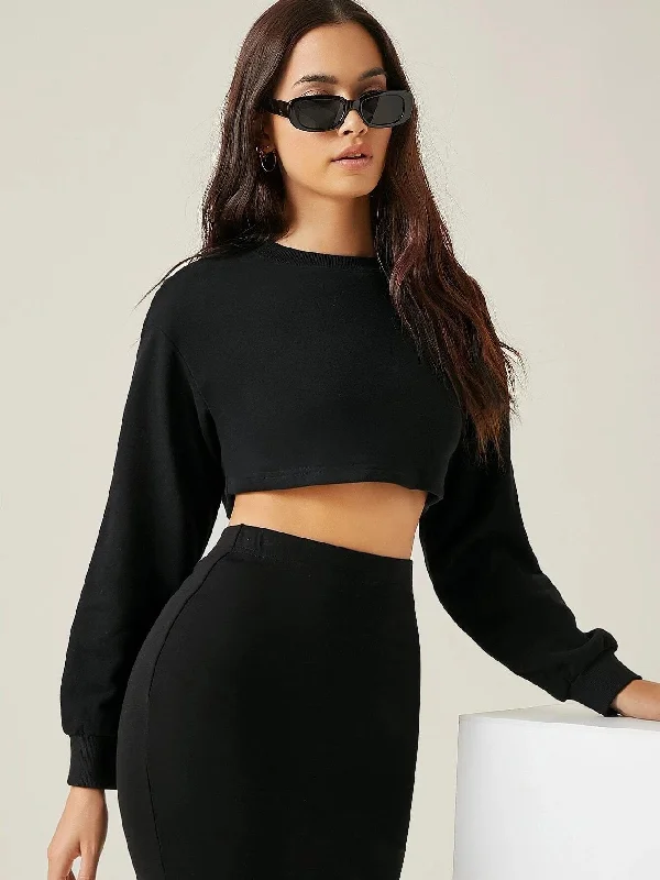 Womens Boxy Crop Full Sleeve Solid Sweatshirt (BLACK)